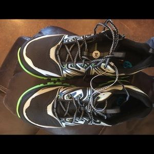 Men’s Merrell shoes. Size 10